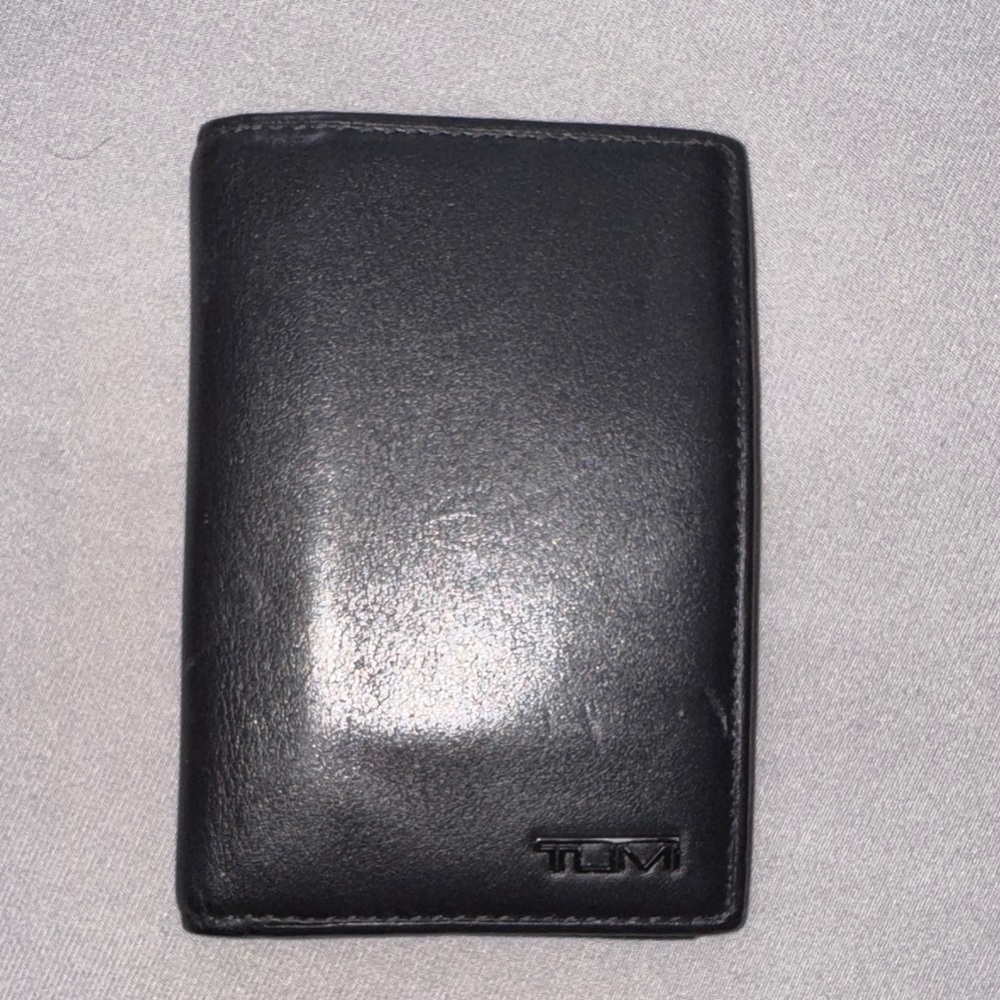 Tumi Classic Black Leather Card Holder